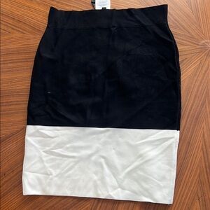 BCBGMaxAzria Black and White Pencil Skirt Knee-Length Workwear